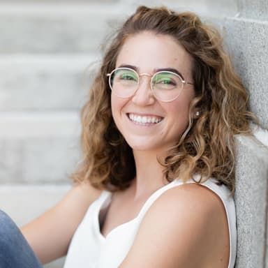 Natalie Morse headshot