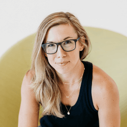 Photo of Tara McMullin