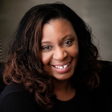 Yolanda Owens headshot